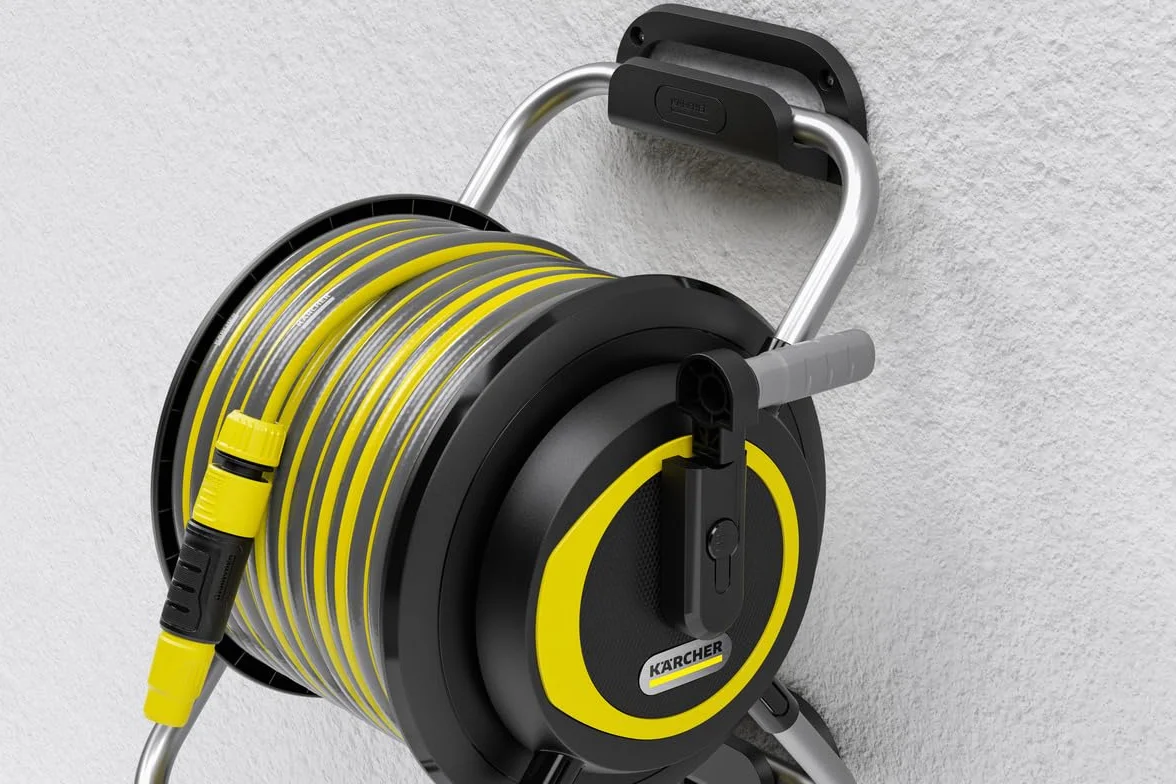 Kärcher Support de tuyau HR 4.30 : flexible, rangement facile au mur et pour une utilisation mobile dans le jardin, support de seringue, tuyau de 30 m et accessoires, noir