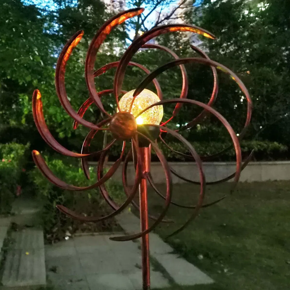 Solaire Moulin À Vent Metal,Éolienne À Vent de Jardin avec Boule de Verre à énergie Solaire à éclairage LED,éolienne Métallique Cinétique,Ornement décoratif de pelouse Moulin à Vent