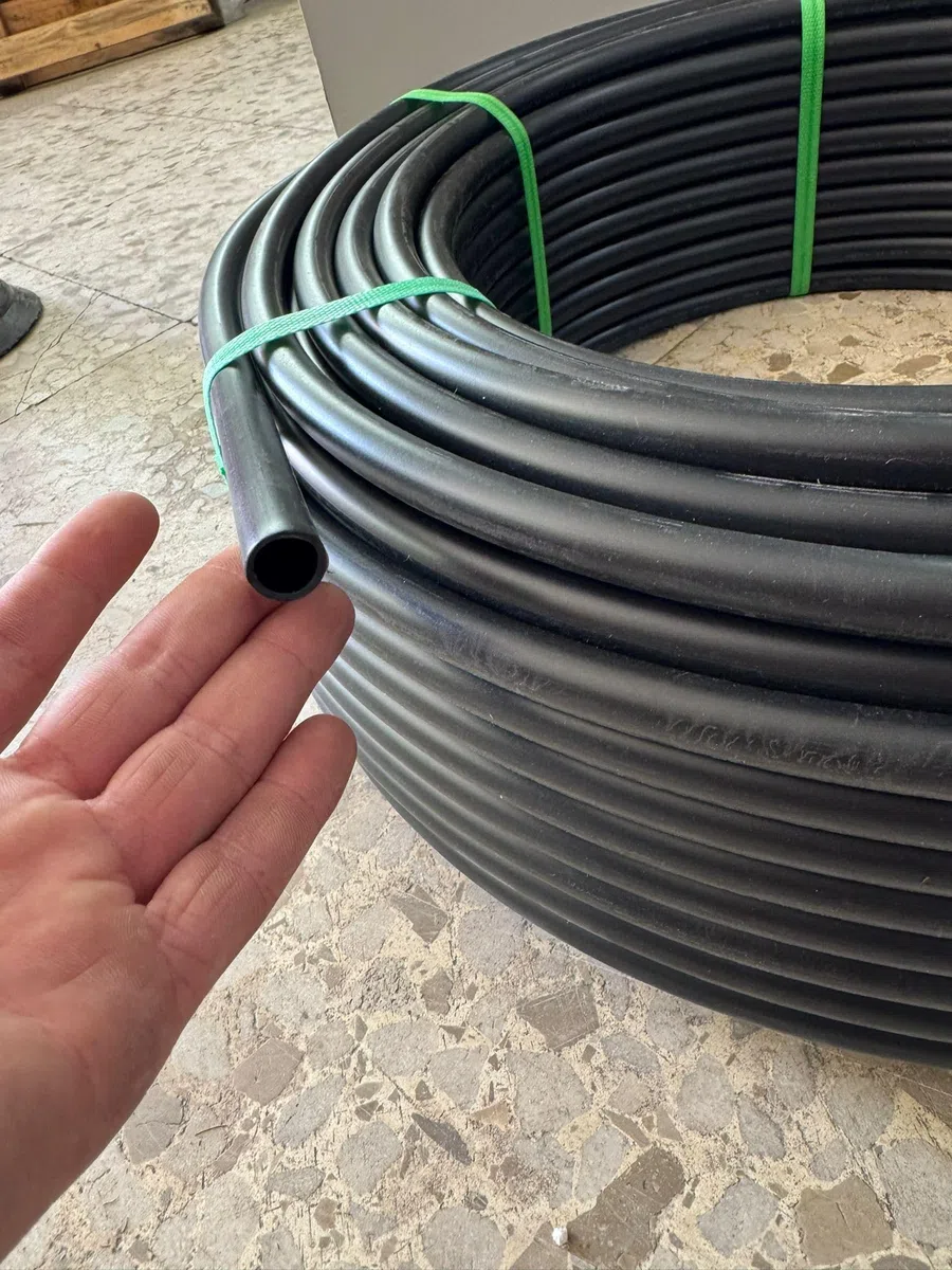 Suinga 100 m PE-Tuyau arrosage/Tuyau d'eau 16 mm x 1,6 MM (4 Bar) - QUALITE Professionnelle, noir