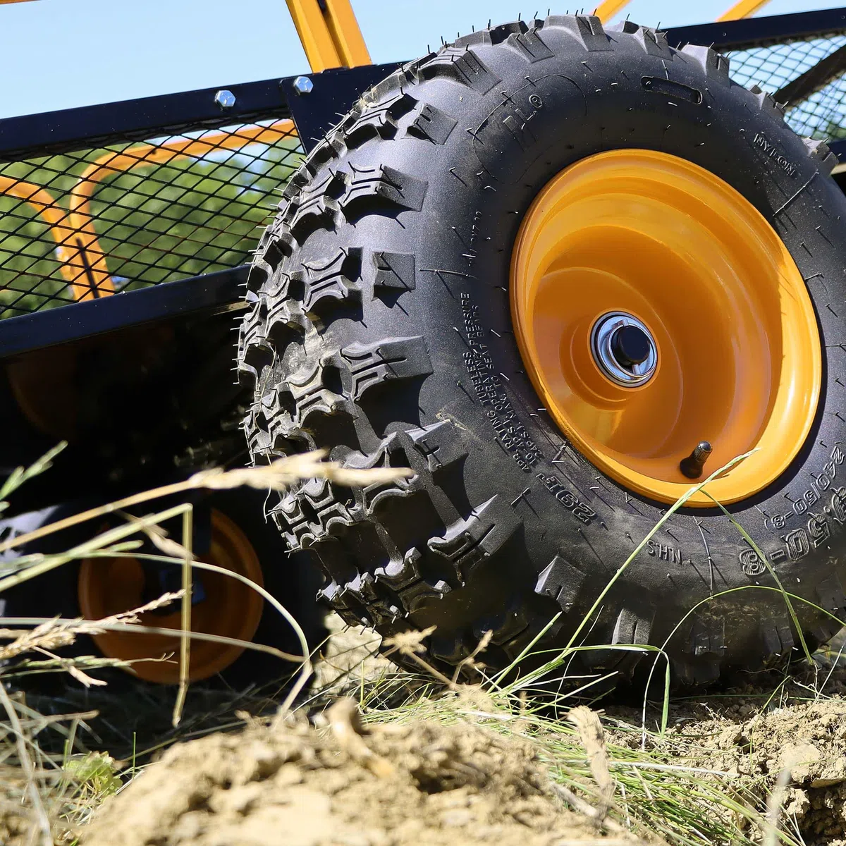 Wiltec Remorque basculante – 2100 x 1200 x 70 mm – capacité 450 kg – en Acier – avec Grille et Parois Amovibles – pour Tondeuse autoportée ATV Jardinage Transport