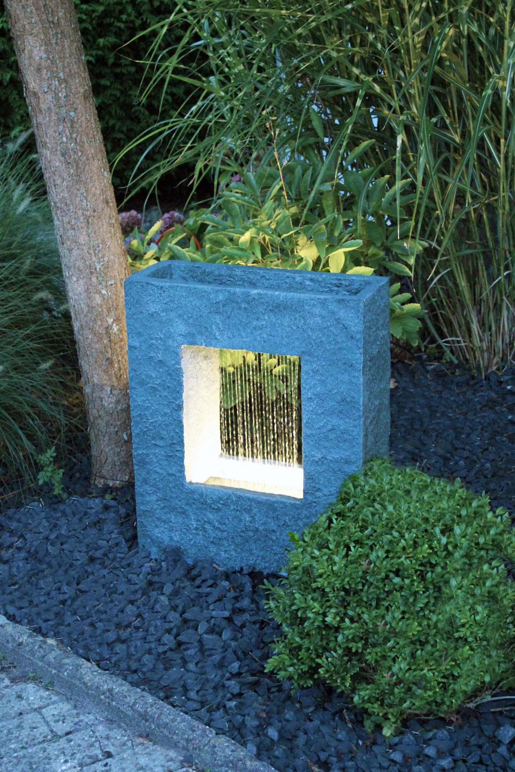Fontaine de jardin avec éclairage LED 65x53 cm Fontaine d'intérieur Fontaine aspect pierre Pluie cascade rectangulaire blanc chaud Fontaine à jet Décoration de jardin