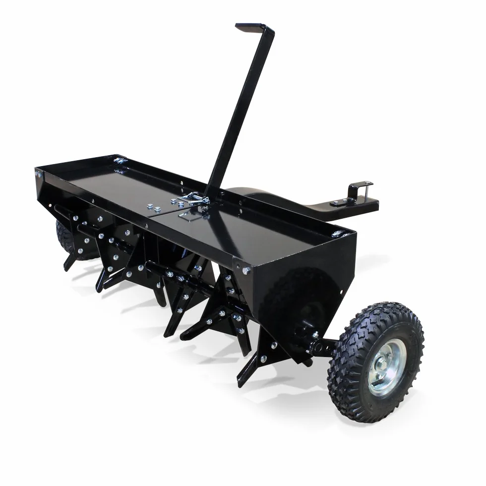 Wiltec Scarificateur tracté – 1340 x 1000 x 370 mm – Largeur de travail 90 cm – Profondeur de travail 7,6 cm – pour Tracteur-tondeuse autoportée ATV – Démousseur Émousseur Aérateur de gazon
