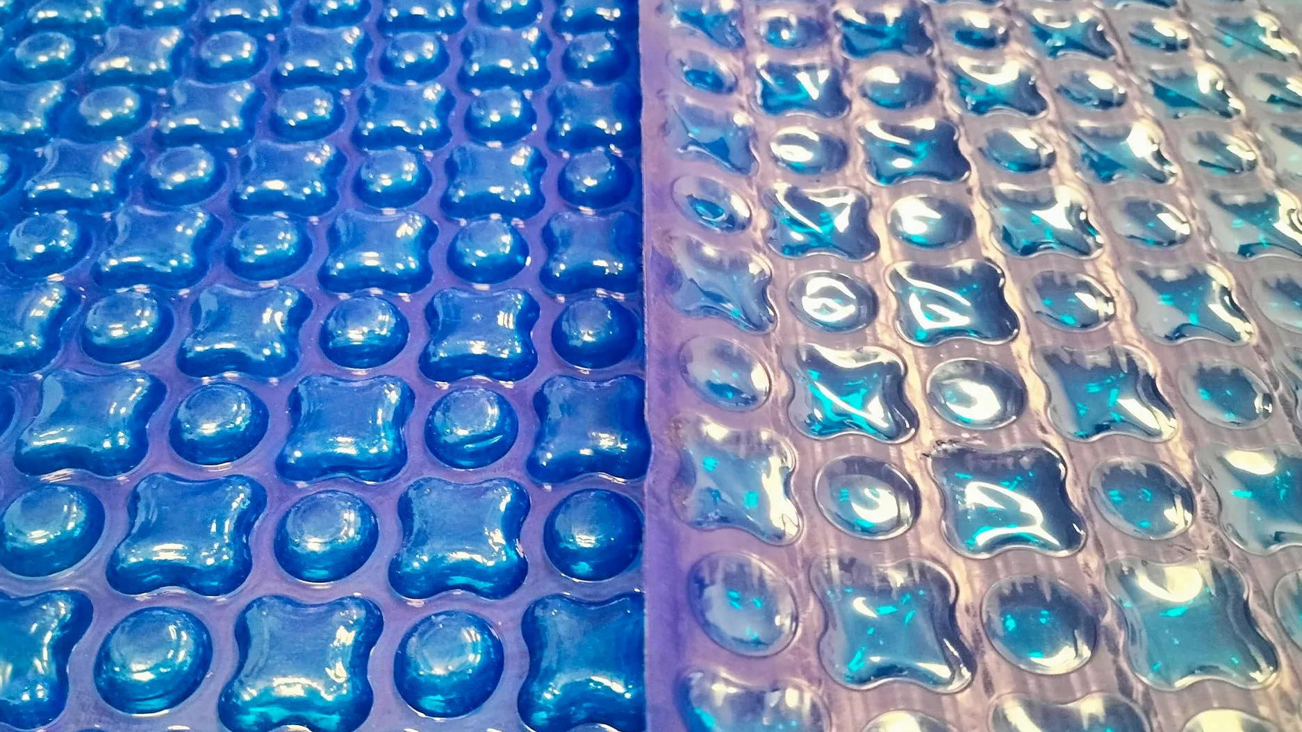 Bâche à Bulles Piscine OXO Dark Blue 500 microns - Non Bordée - Confection France - Kit Oeillets et bâchette Protection