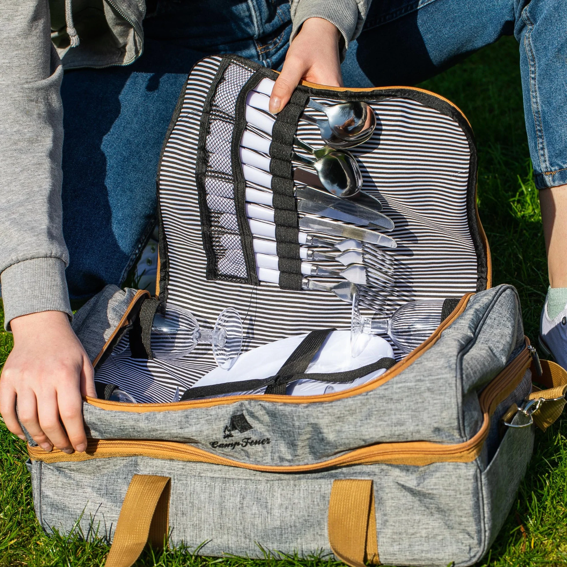 CampFeuer Sac de Pique-Nique pour 4 Personnes | Ensemble de Pique-Nique 20 pièces | Gris | avec Poches latérales, Vaisselle et Couverts