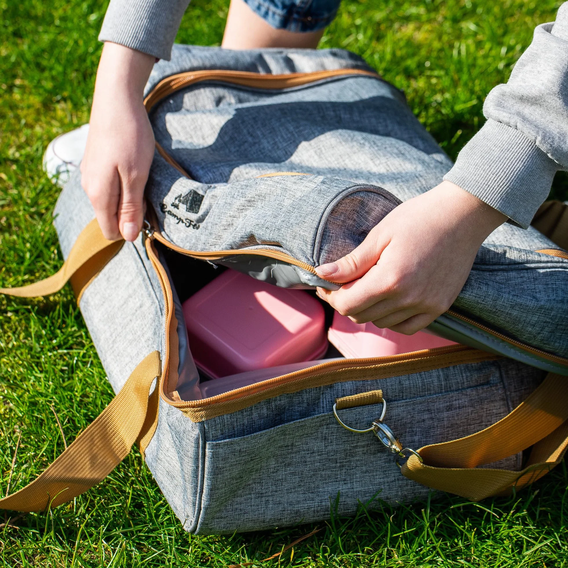 CampFeuer Sac de Pique-Nique pour 4 Personnes | Ensemble de Pique-Nique 20 pièces | Gris | avec Poches latérales, Vaisselle et Couverts