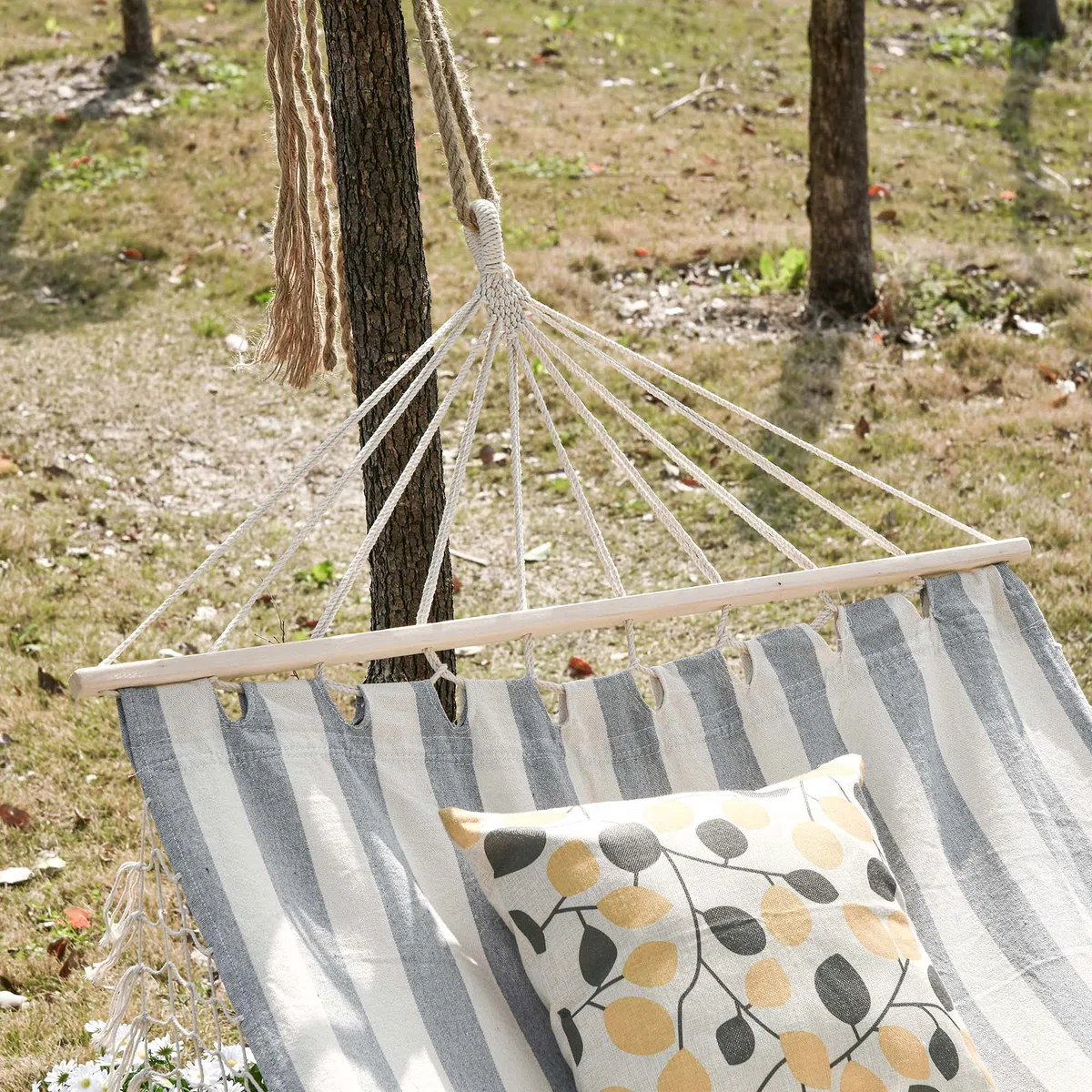 Outsunny Hamac de Voyage Portable Style Hippie Chic Toile de hamac dim. 2L x 1l m Coton Polyester Gris écru rayé