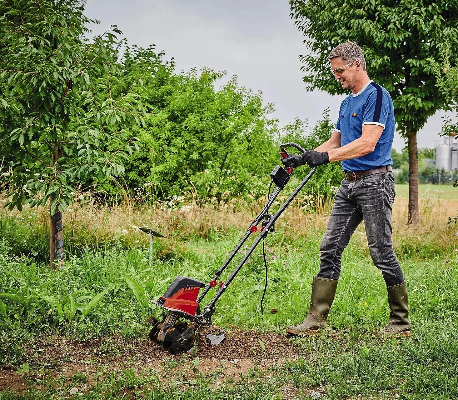 Einhell Motobineuse électrique GC-RT 1545 M (Puissance de 1 500 W, Moteur série, Interrupteur de sécurité 2 Points, débrayage Anti-Surcharge, Guidon Repliable, Fraises de binage Robustes)