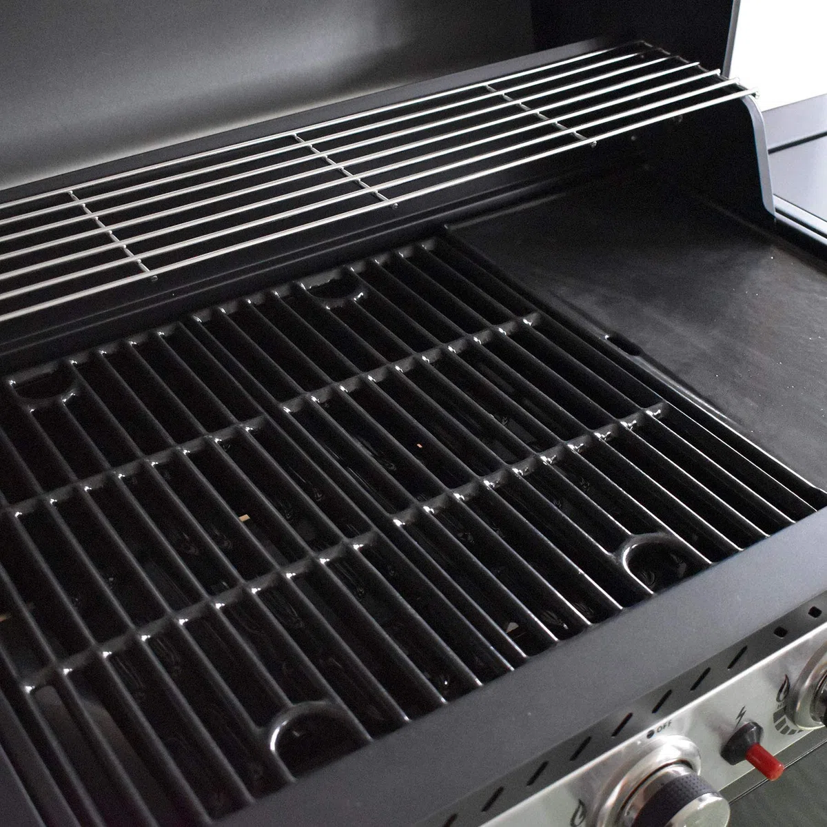 Cook’in Garden - Barbecue Gaz Fidgi 4, 4 Brûleurs Inox, Grill et Plancha, Couvercle avec Thermomètre, Structure Métal, Cuve Acier, Allumage Piezo, Idéal Terrasse Extérieur Jardin