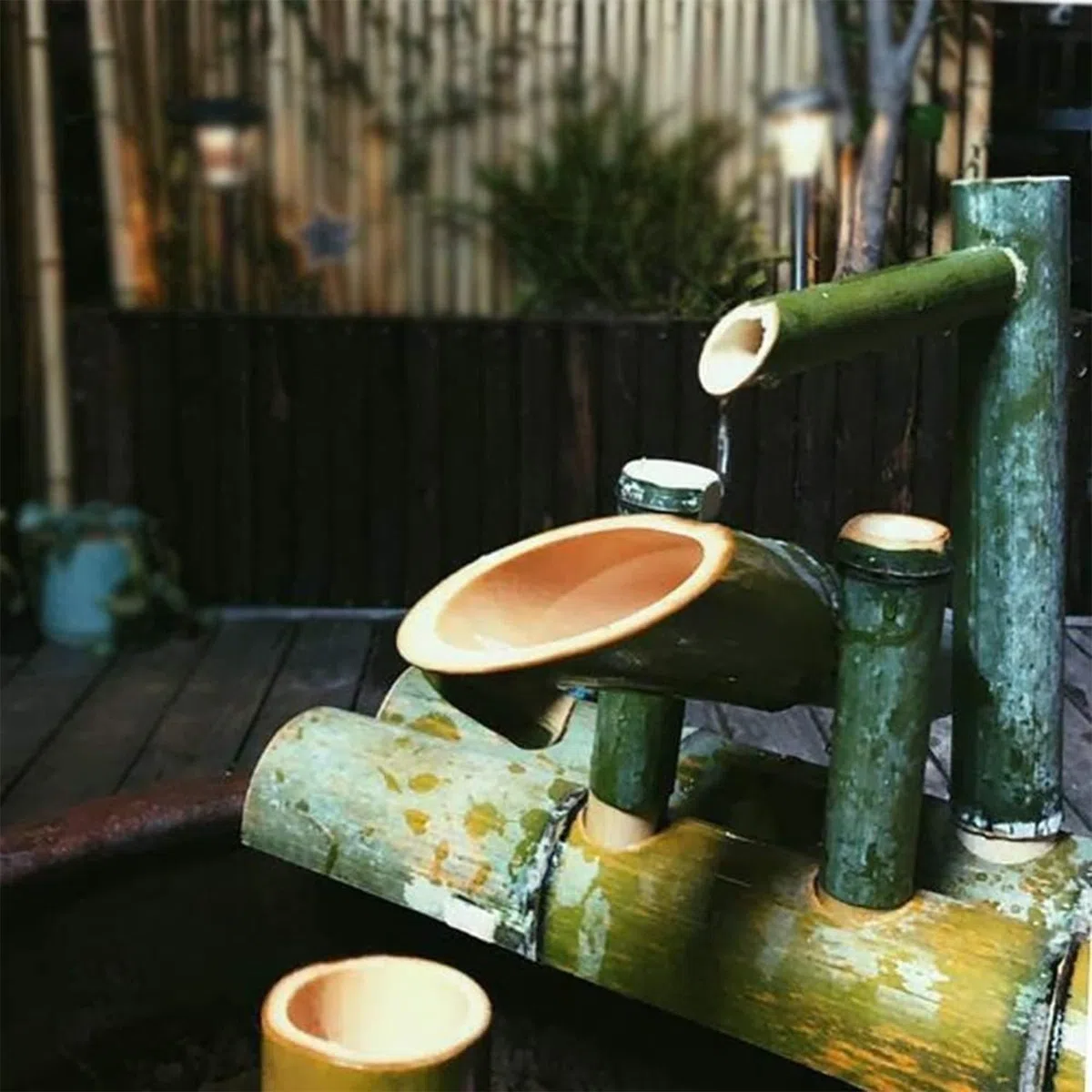 Fontaine À Eau Solaire en Bambou Naturel Patio, Cascade Décorative D'extérieur avec Panneau Solaire, Fontaine en Bambou, Buse Japonaise, Cascade Bassin De Jardin L 25cm