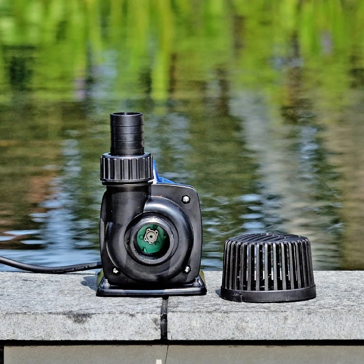 Aquaforte dm 8000 de Filtresde Pompe de Bassin 8 m³H, Hauteur de Refoulement 4,5 m, 70 W, Schwarz