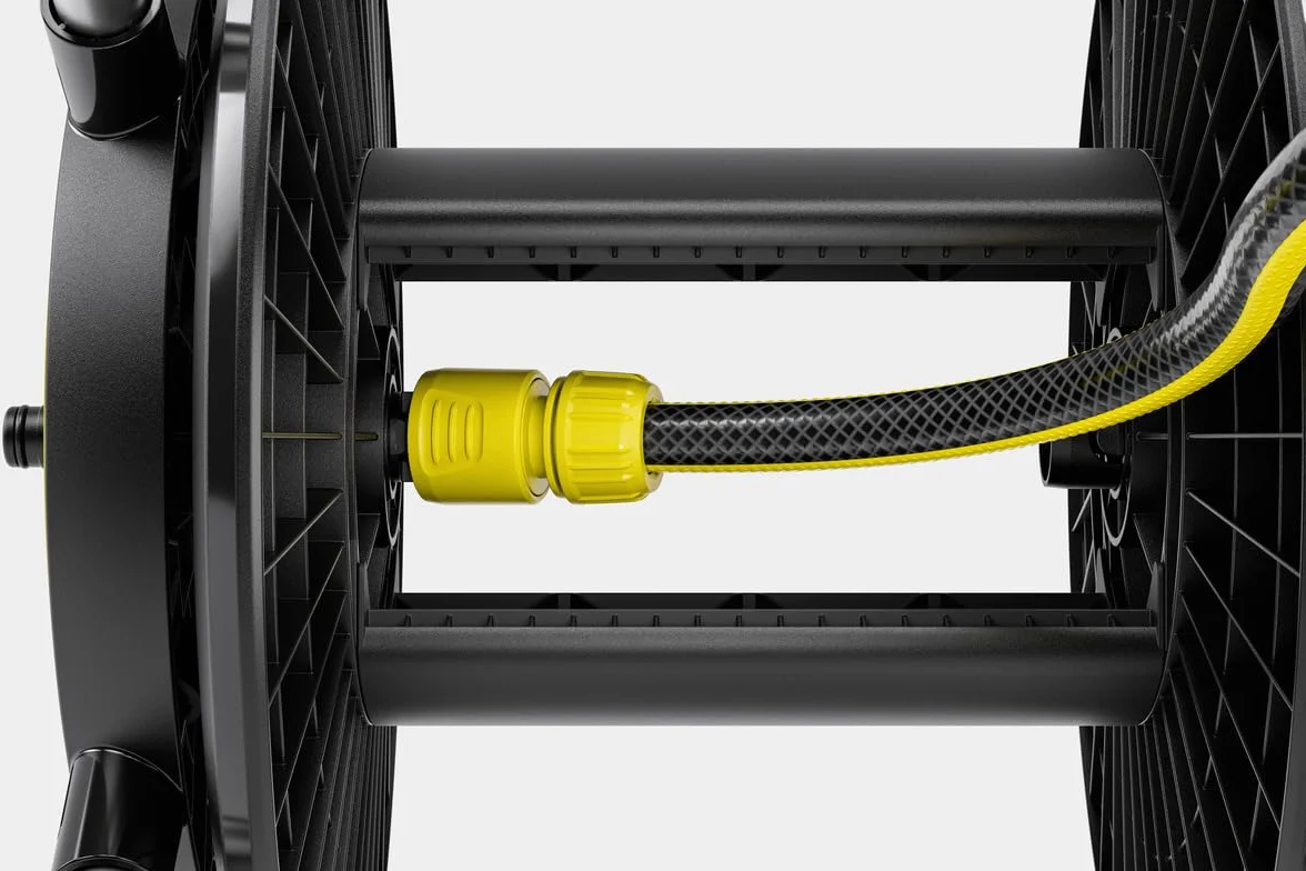 Kärcher Support de tuyau HR 4.30 : flexible, rangement facile au mur et pour une utilisation mobile dans le jardin, support de seringue, tuyau de 30 m et accessoires, noir
